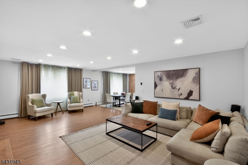 6 Willow Way