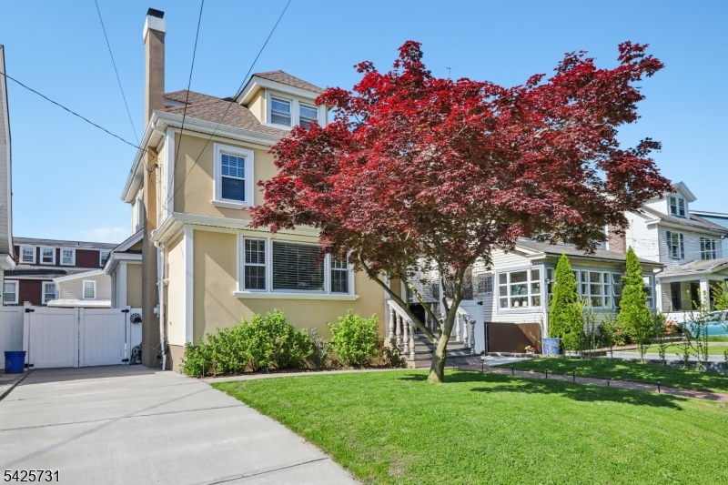 296 Montclair Ave