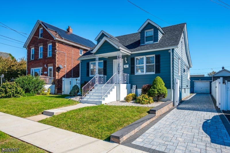 34 Ryan St