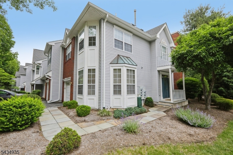 49 Buckingham Ct