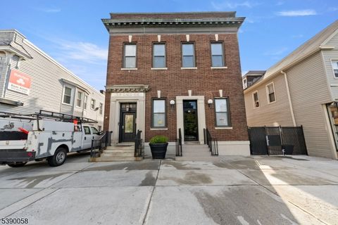 Photo of 268 Washington Ave, Belleville, NJ 07109 (MLS # 3991432)