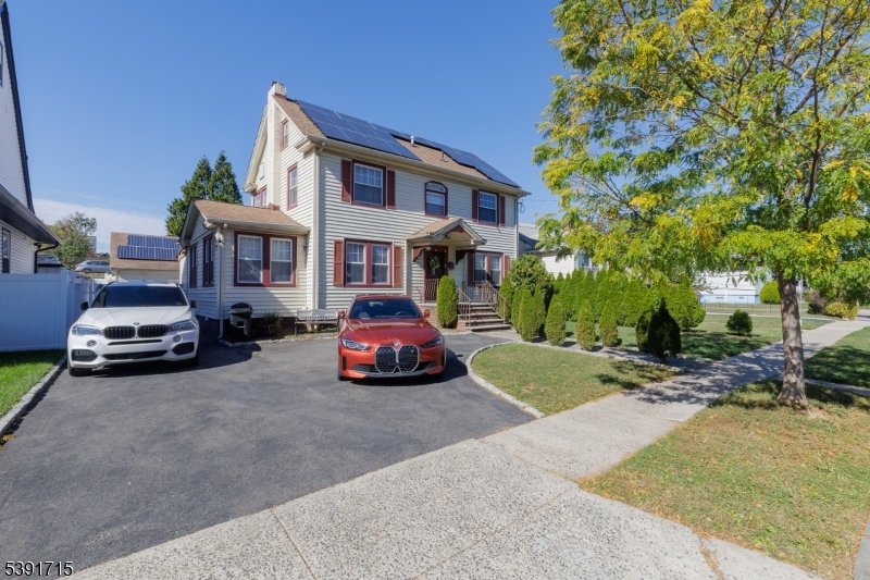 826 Cross Ave