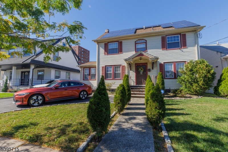826 Cross Ave
