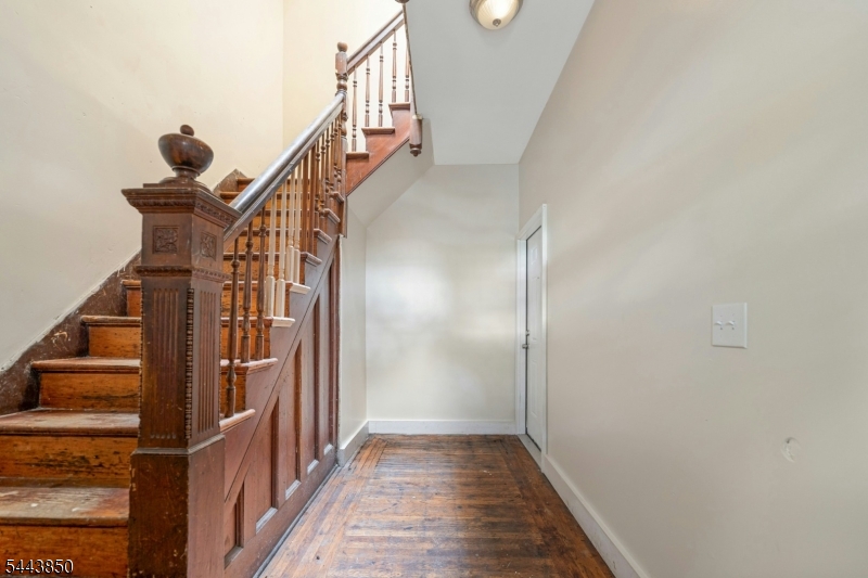 46 Seymour Ave