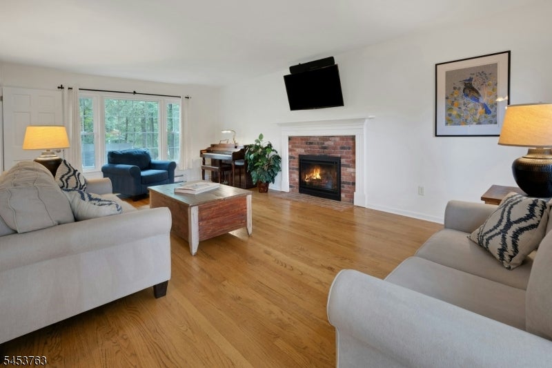 12 Mountain View Dr