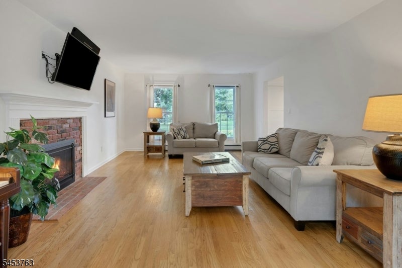 12 Mountain View Dr