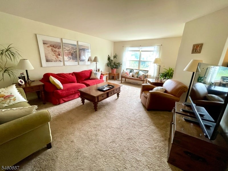 67 Woodmont Dr