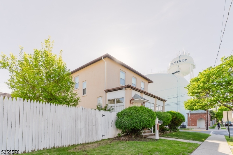 502 Summit Ave