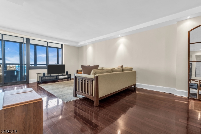 200 Winston Dr-C1711 1711