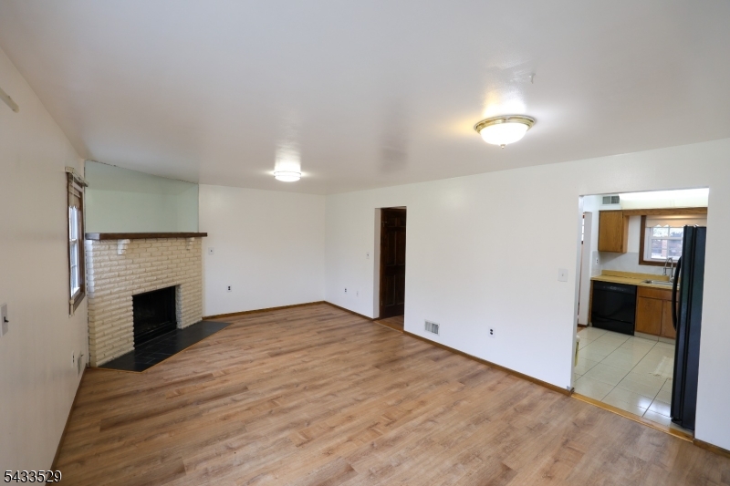 3 Jefferson Dr
