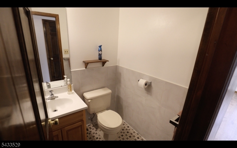 3 Jefferson Dr