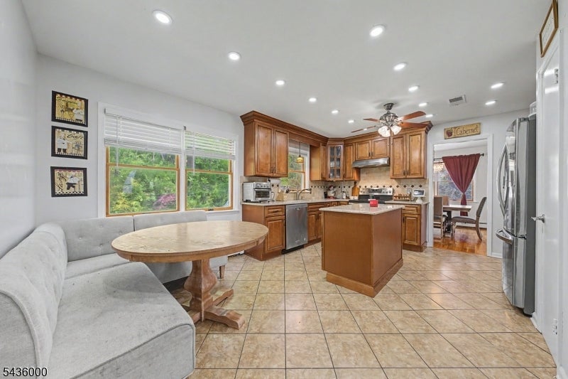 949 Rockport Rd