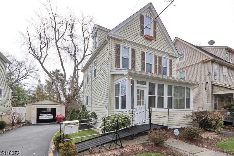 28 Glenside Ave