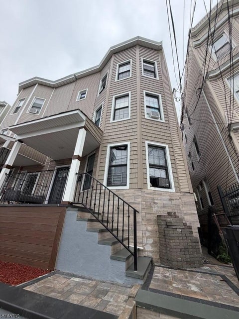 Photo for 22 17Th Ave