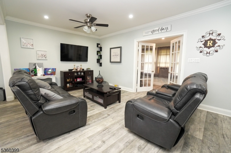 516 Beardsley Ave