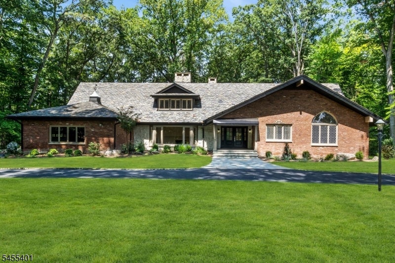 17 Deerhill Drive