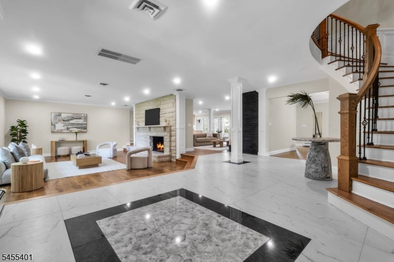 17 Deerhill Drive