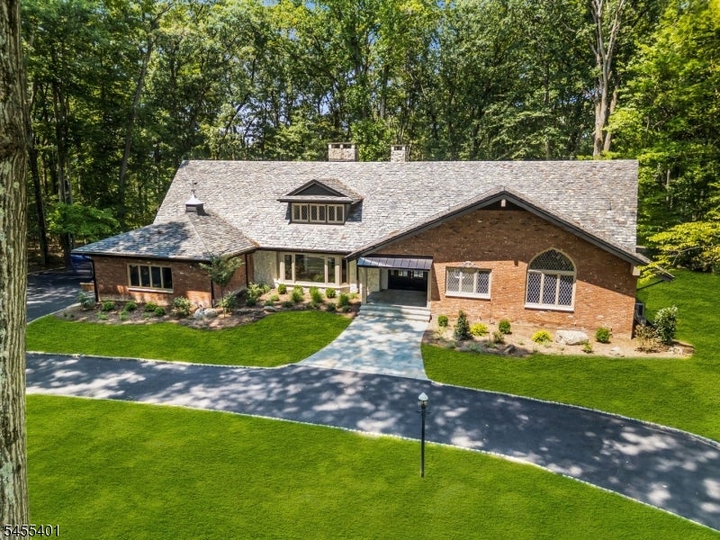 17 Deerhill Drive