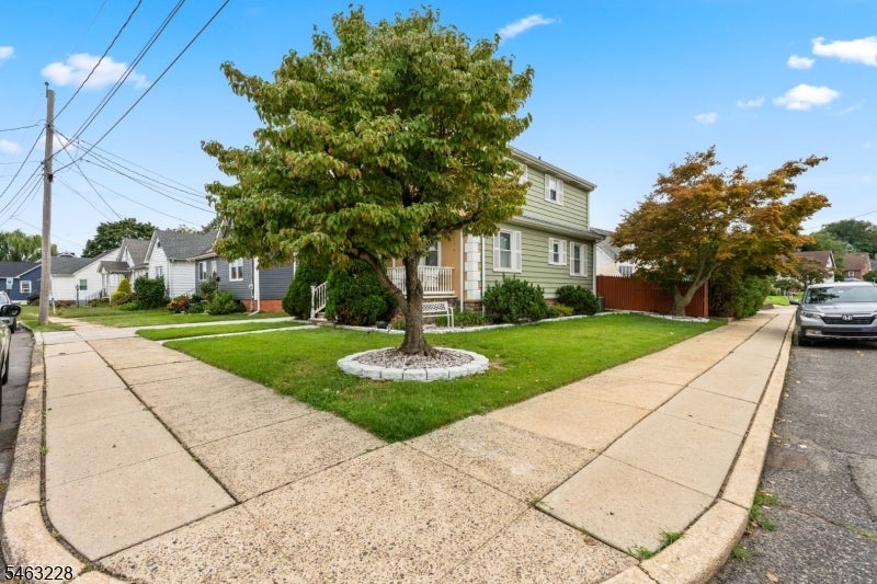18 W Grochowiak St