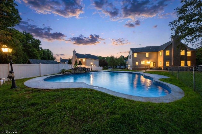 58 Fox Chase Ln