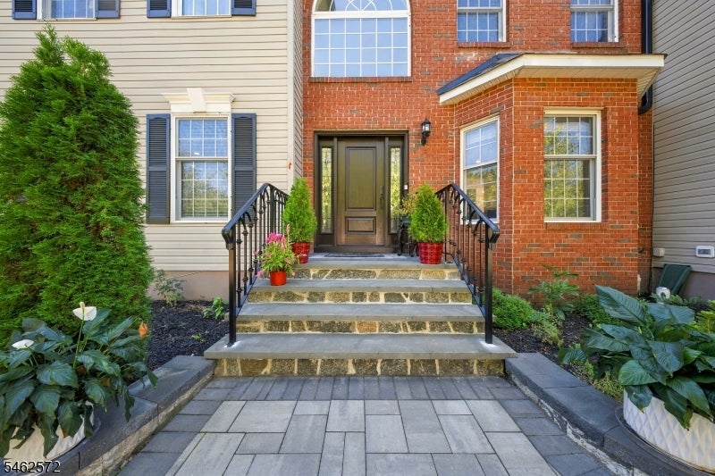 58 Fox Chase Ln