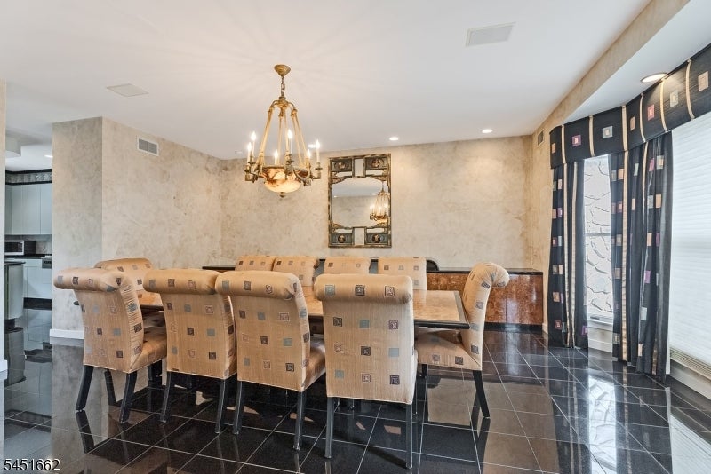 31 Blackbirch Rd