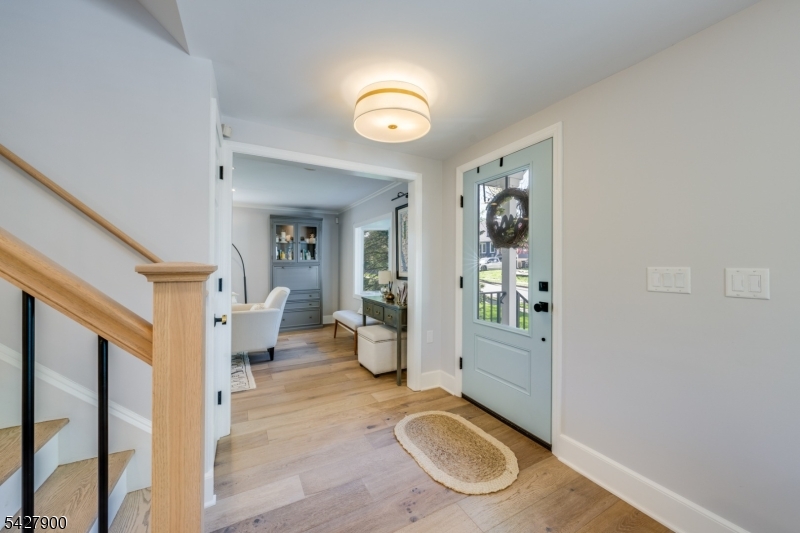 7 Meadow Rd