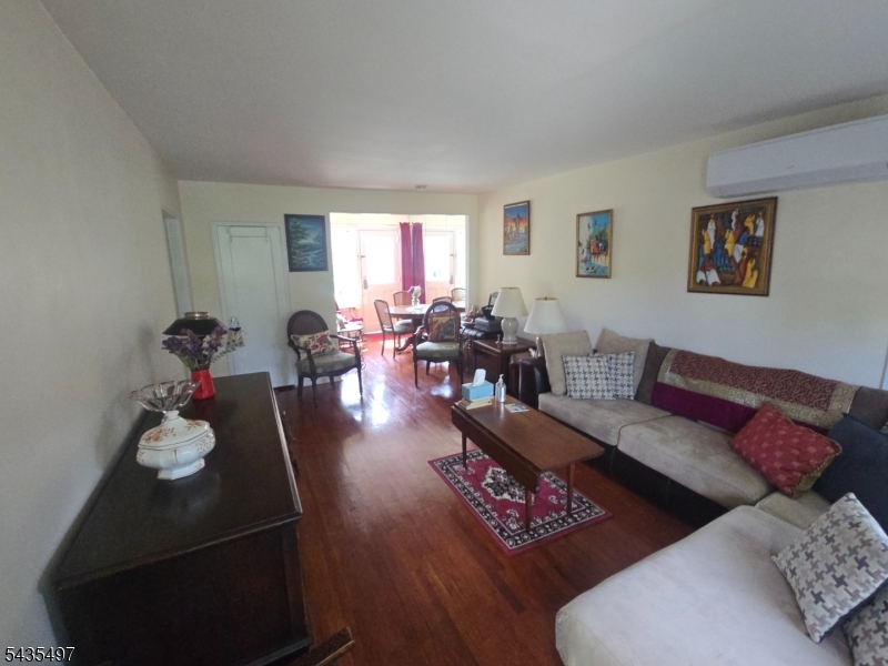 152A Boyden Ave 152B