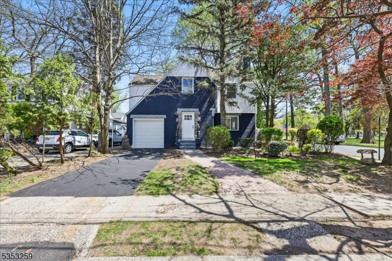 1081 Lambert Rd