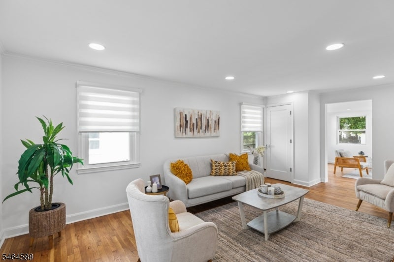 28 Laurel Pl
