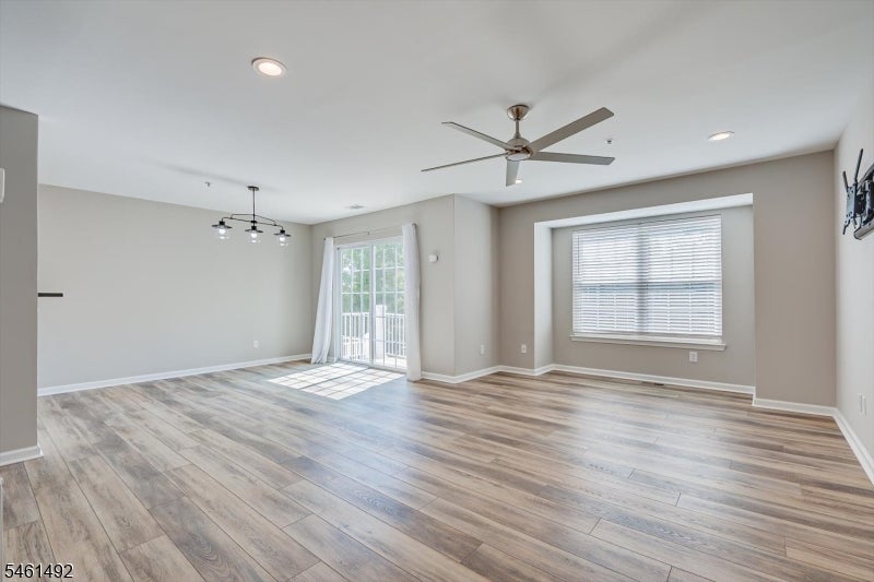 1092 Shadowlawn Dr