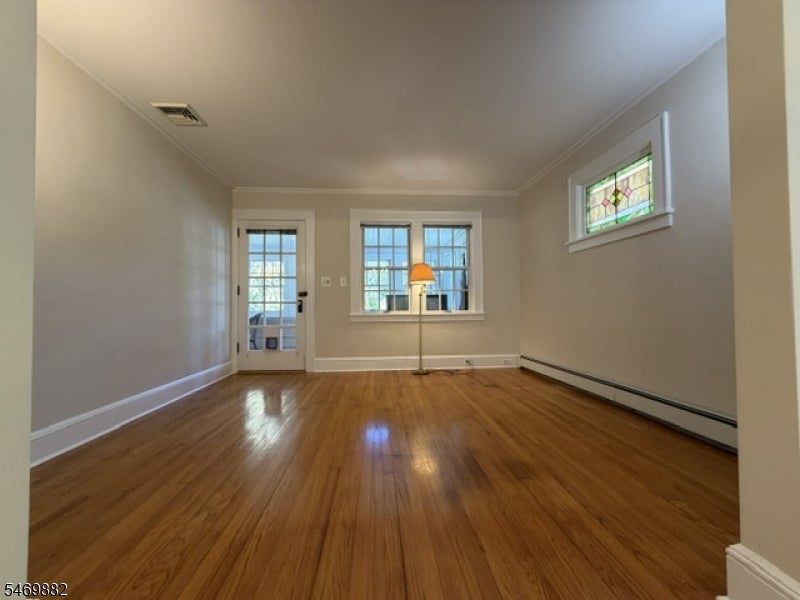 92 Chamberlain Pl