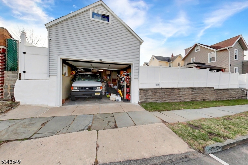 1 Pine St
