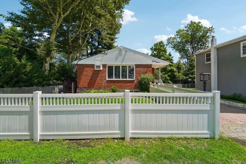 87 Berkshire Ave