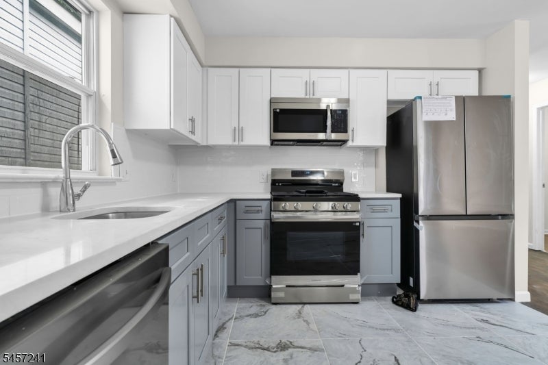 232 4Th St