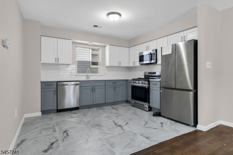 232 4Th St