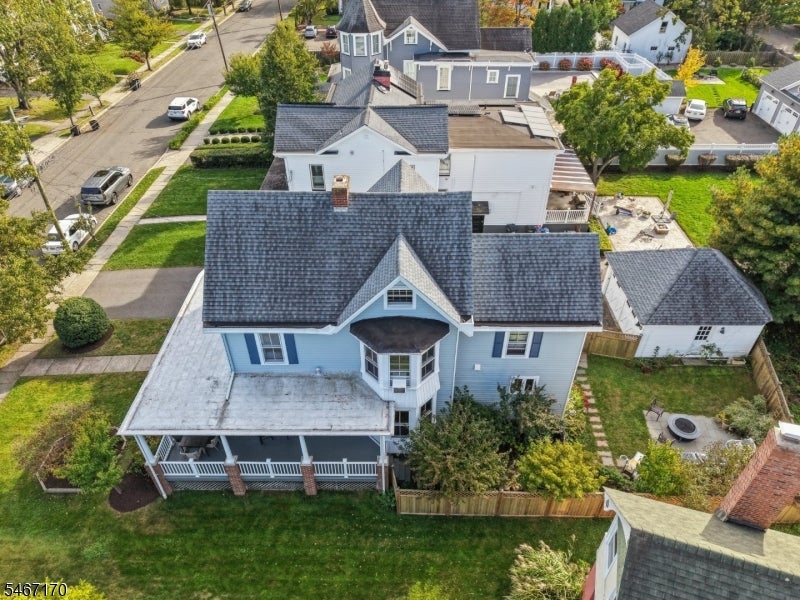 73 N Doughty Ave