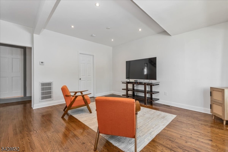 613 Maplewood Ave