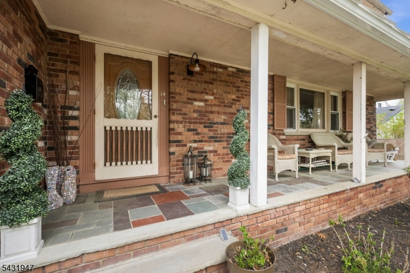 14 Hepworth Pl