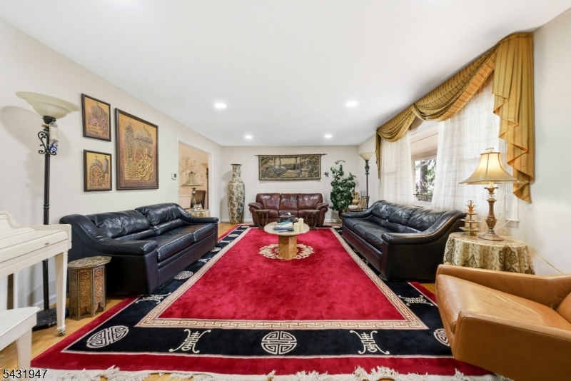 14 Hepworth Pl