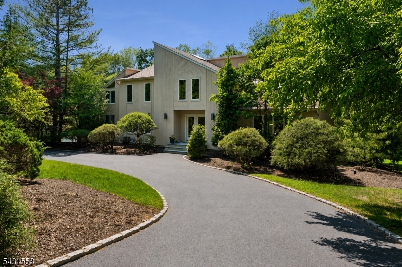 15 Manchester Ct