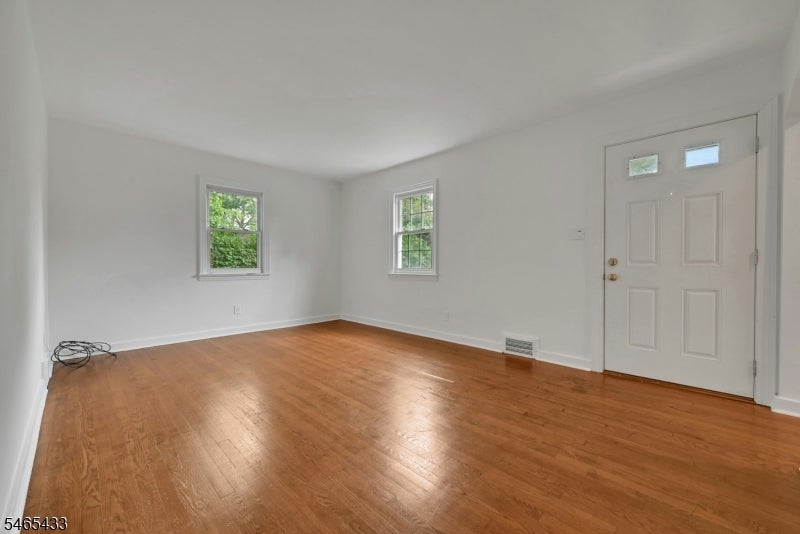 11 Pine St
