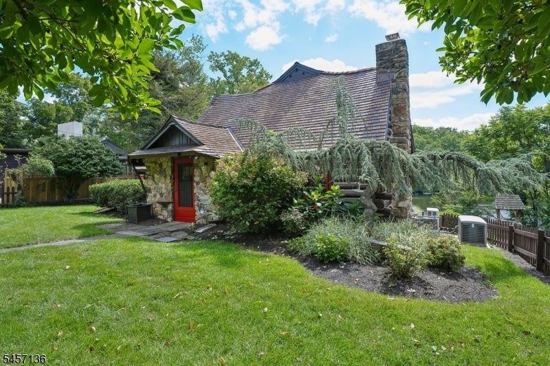 22 Lake Trail