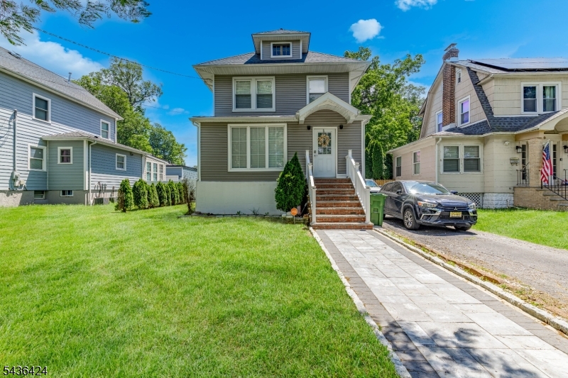 245 W 3Rd Ave