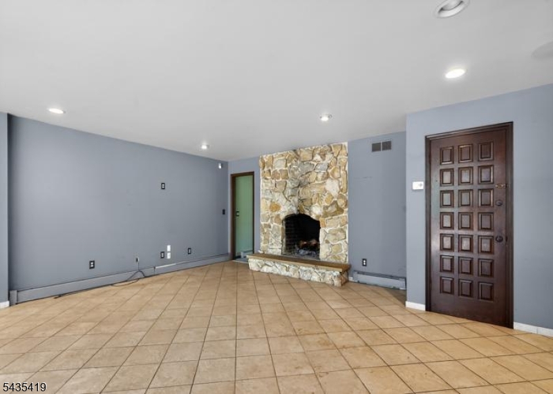 1410 Raritan Rd