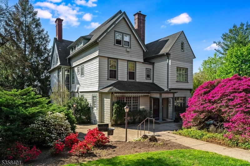 29 Highland Ave