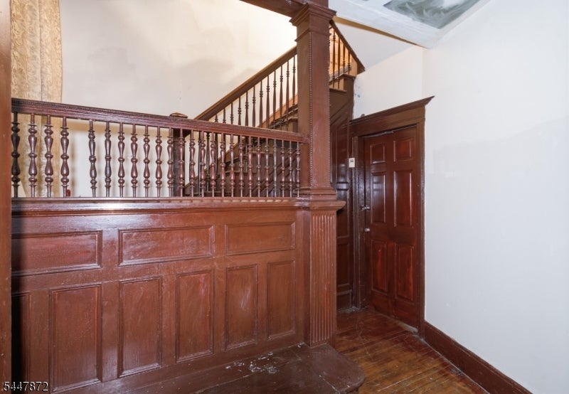 149 N Essex Ave