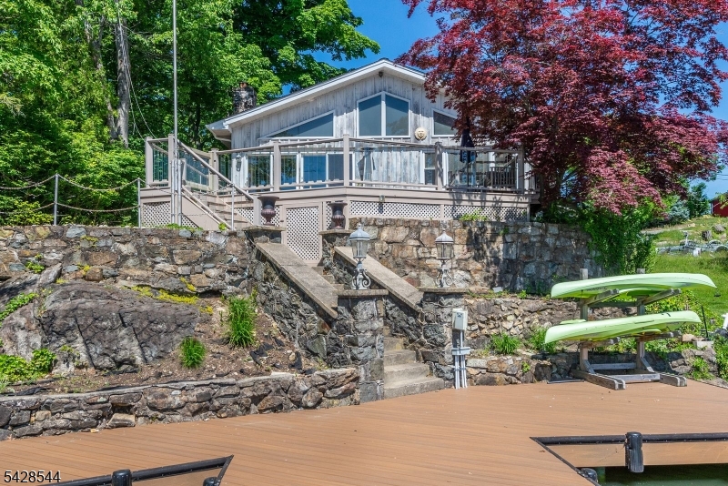 5 Coulter Pl