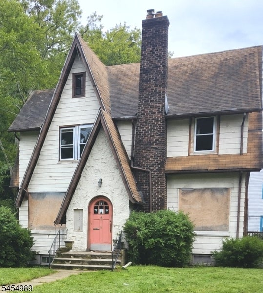 52 Hillside Ave