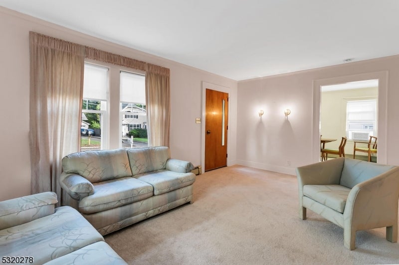 9 Brookside Ave